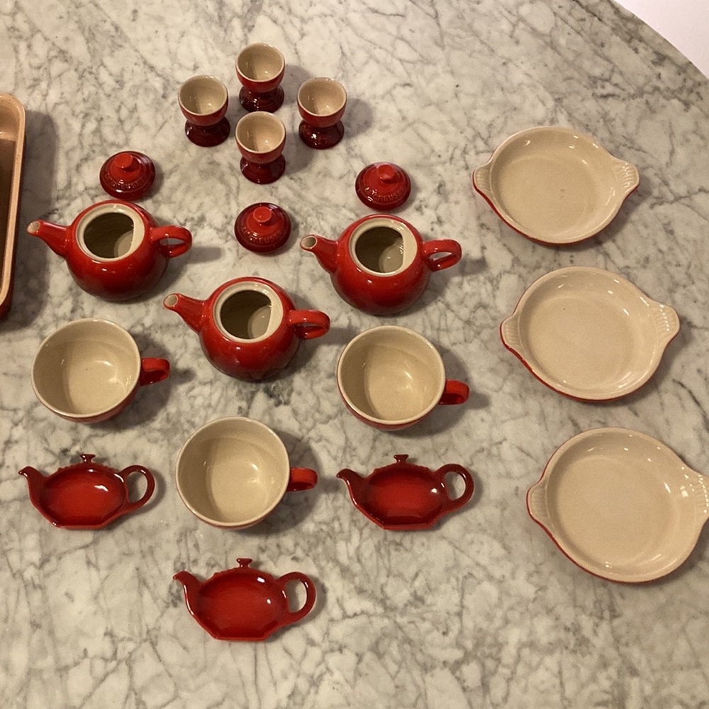 Le Creuset Tea Service (3), Egg Holders (4) & Baking Dishes (3)